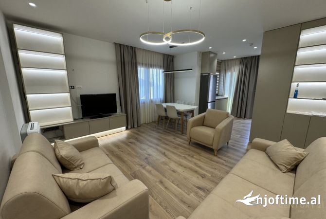 Shtepi me qera 2+1 ne Tirane - 1,000 Euro