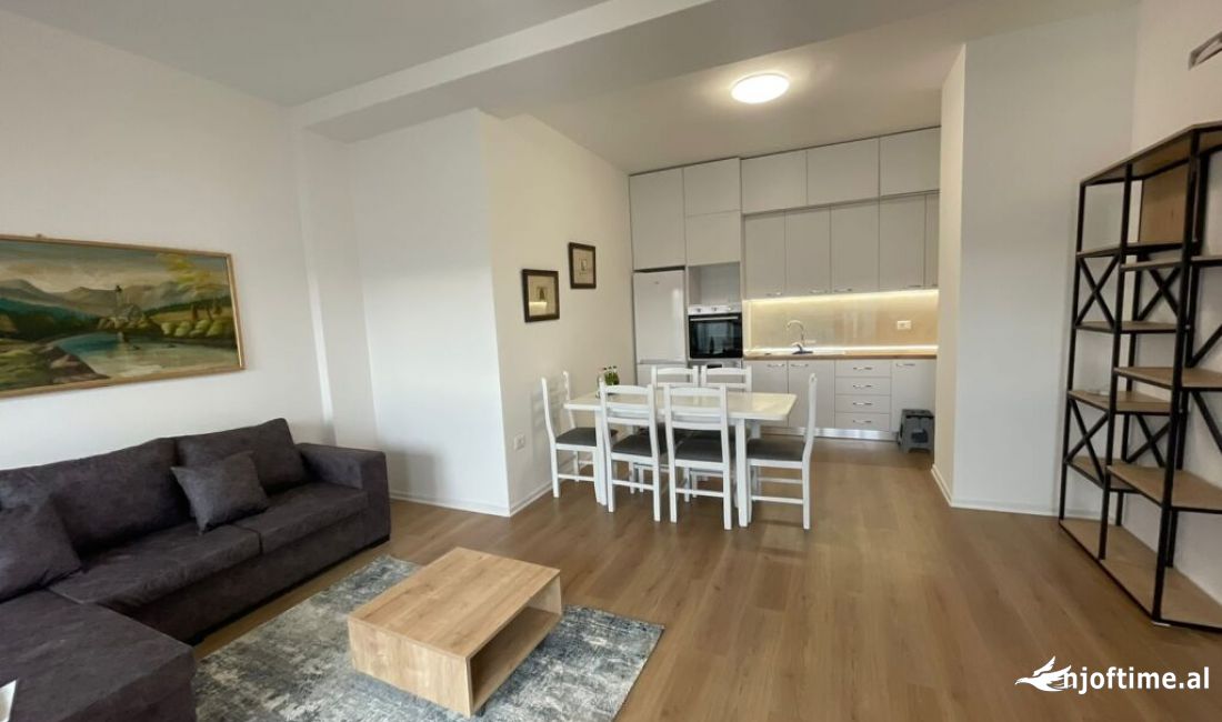 Shtepi me qera Apartament ne Tirane, 2+1, Mobilimi E mobiluar, Pagesa 800  Euro.