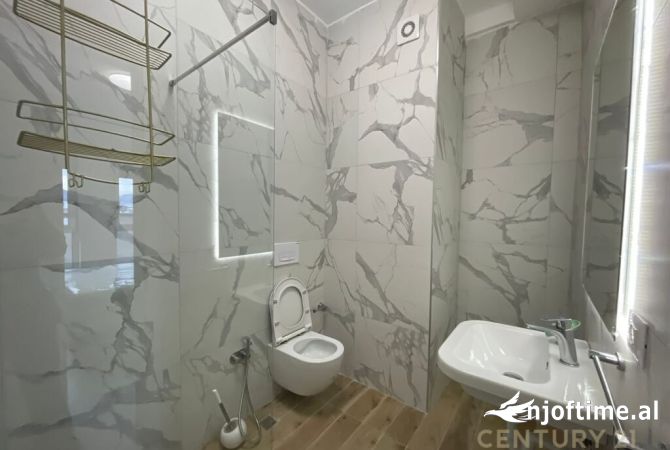 Shtepi me qera Apartament ne Tirane, 2+1, Mobilimi E mobiluar, Pagesa 800  Euro.