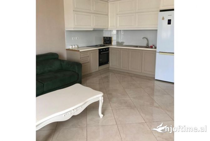 Shtepi me qera Apartament ne Tirane, 2+1, Mobilimi E mobiluar, Pagesa 600  Euro.