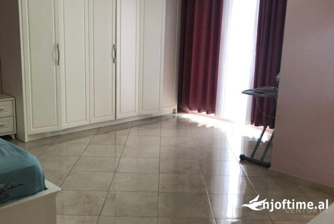 Shtepi me qera Apartament ne Tirane, 2+1, Mobilimi E mobiluar, Pagesa 600  Euro.