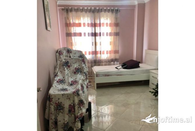 Shtepi me qera Apartament ne Tirane, 2+1, Mobilimi E mobiluar, Pagesa 600  Euro.