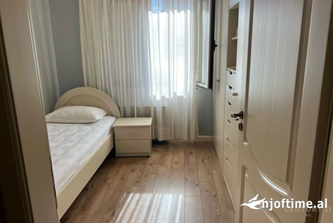 Shtepi me qera Apartament ne Tirane, 3+1, Mobilimi E mobiluar, Pagesa 1,650  Euro.