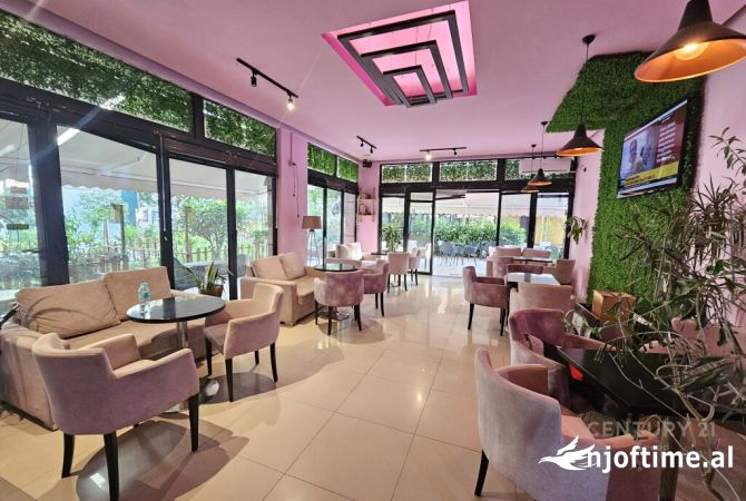 Ambient biznesi me qera 2+1 ne Tirane - 700 Euro