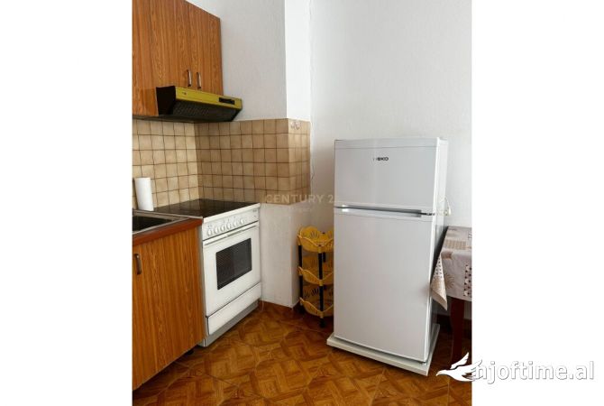 Shtepi me qera Apartament ne Tirane, 1+1, Mobilimi E mobiluar, Pagesa 550  Euro.