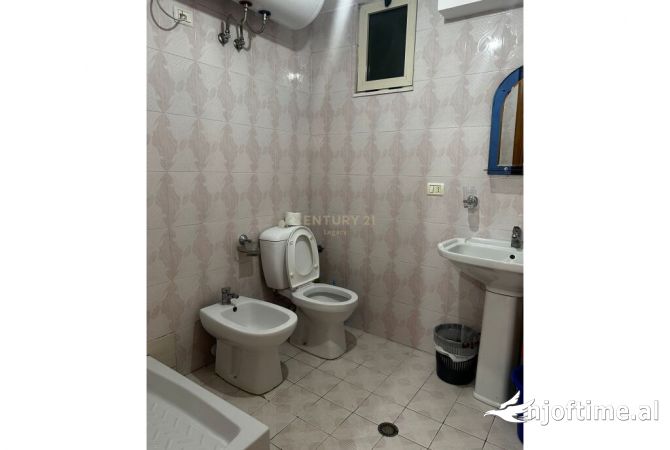 Shtepi me qera Apartament ne Tirane, 1+1, Mobilimi E mobiluar, Pagesa 550  Euro.