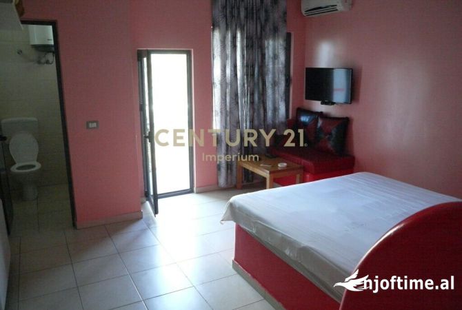 Ambient biznesi me qera 5+1 ne Tirane - 2,200 Euro