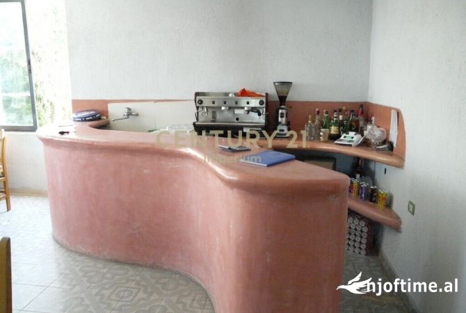 Ambient biznesi me qera 5+1 ne Tirane - 2,200 Euro