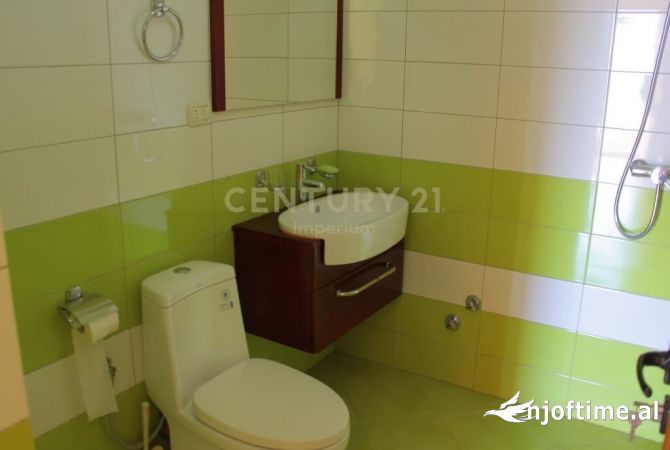 Hotel me qira prane rruges "Bardhyl"!