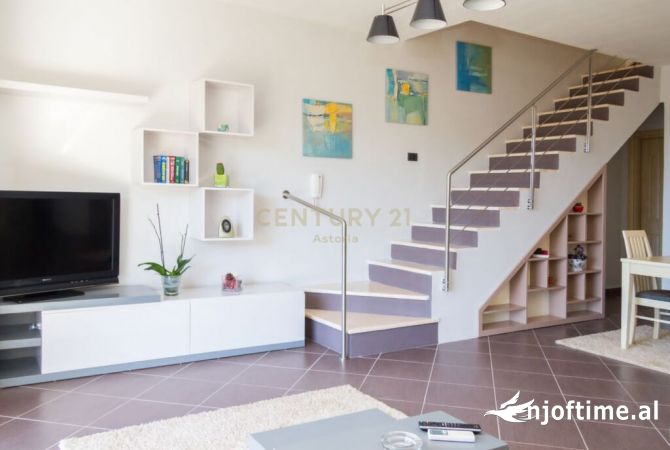 Shtepi me qera Duplex(shtepi me 2 kate) ne Tirane, 2+1, Mobilimi E mobiluar, Pagesa 900  Euro.