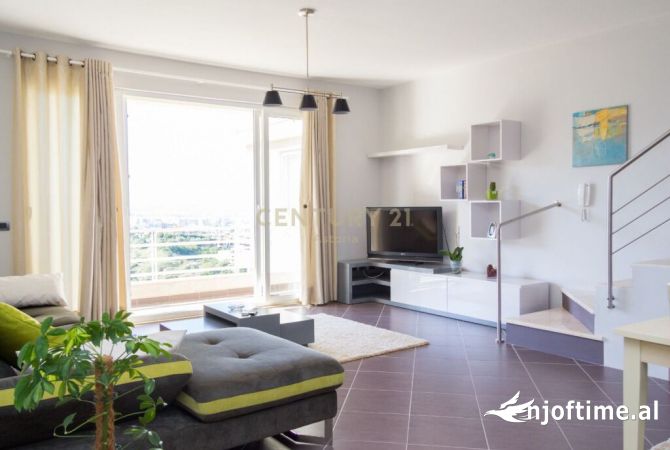 Shtepi me qera Duplex(shtepi me 2 kate) ne Tirane, 2+1, Mobilimi E mobiluar, Pagesa 900  Euro.