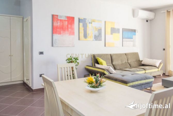 Shtepi me qera 2+1 ne Tirane - 900 Euro