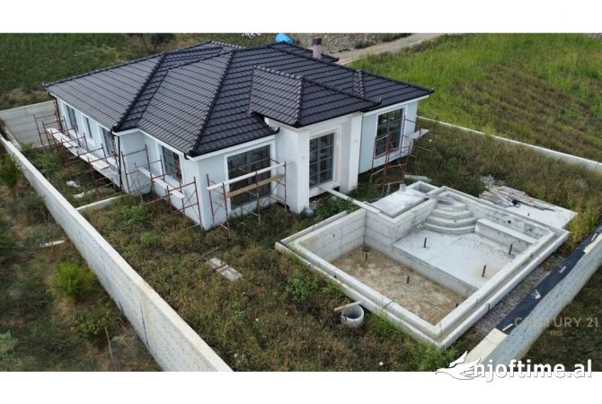 Shtepi ne shitje Vila Luksoze ne Tirane, 4+1, Mobilimi Bosh, pa mobiluar, Pagesa 650,000  Euro.