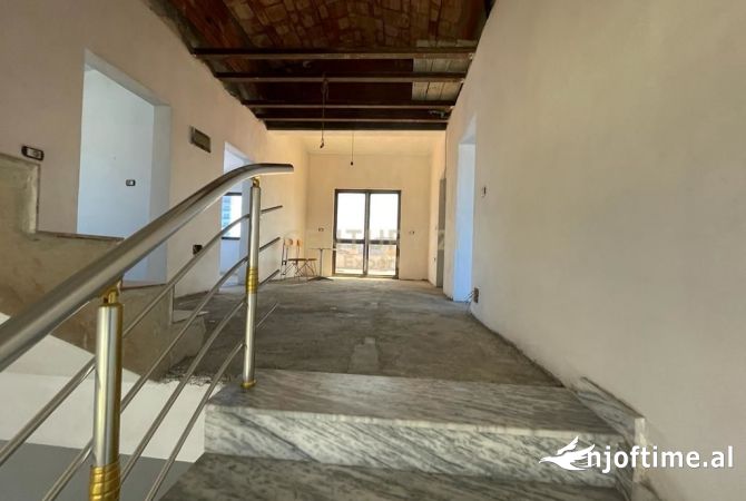 Ambient biznesi me qera 5+1 ne Tirane - 3,000 Euro