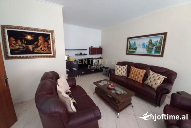 Shtepi me qera 3+1 ne Tirane - 700 Euro