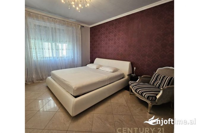Shtepi me qera Apartament ne Tirane, 3+1, Mobilimi E mobiluar, Pagesa 1,500  Euro.