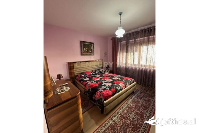 Shtepi me qera 2+1 ne Tirane - 800 Euro