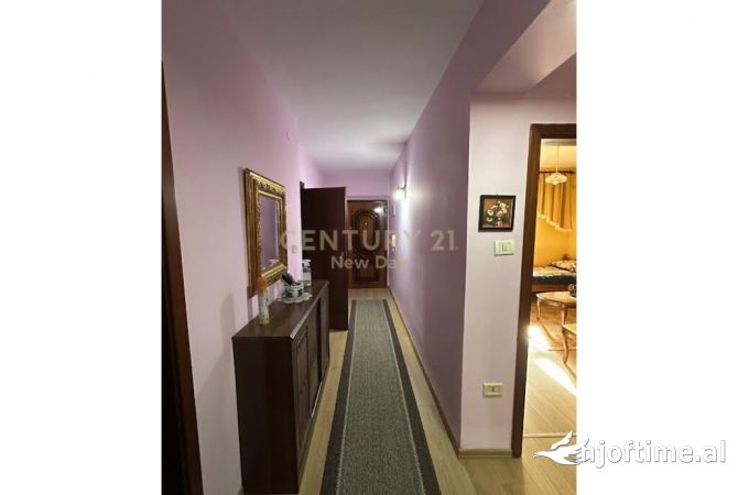 Shtepi me qera Apartament ne Tirane, 2+1, Mobilimi E mobiluar, Pagesa 800  Euro.