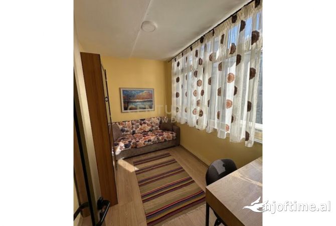 Shtepi me qera Apartament ne Tirane, 2+1, Mobilimi E mobiluar, Pagesa 800  Euro.