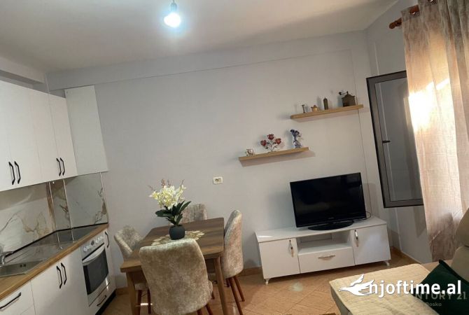 Shtepi me qera 2+1 ne Tirane - 600 Euro