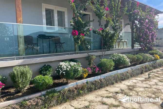 Shtepi me qera 3+1 ne Tirane - 1,200 Euro