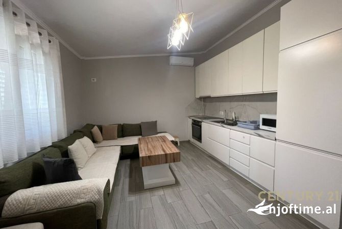 Shtepi me qera Shtepi Private ne Tirane, 3+1, Mobilimi E mobiluar, Pagesa 1,200  Euro.
