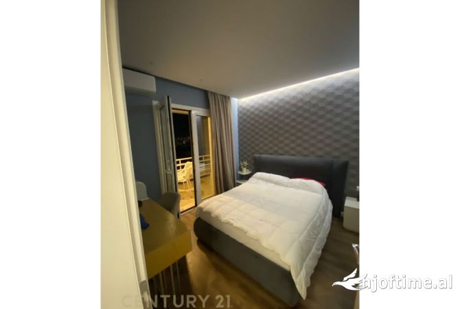 Shtepi me qera Apartament ne Tirane, 3+1, Mobilimi E mobiluar, Pagesa 1,700  Euro.