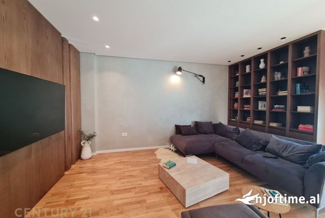 Shtepi me qera 3+1 ne Tirane - 2,300 Euro