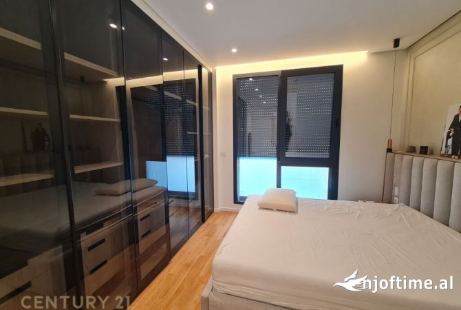 Shtepi me qera 3+1 ne Tirane - 2,300 Euro