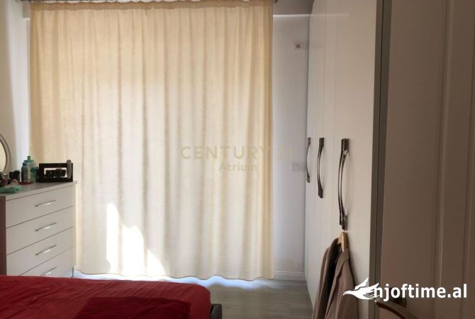Shtepi ne shitje Apartament ne Tirane, 1+1, Mobilimi E mobiluar, Pagesa 144,500  Euro.