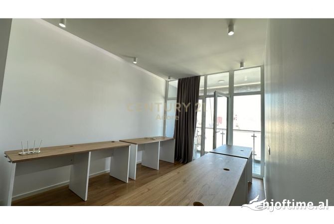 Ambient biznesi me qera 3+1 ne Tirane - 800 Euro