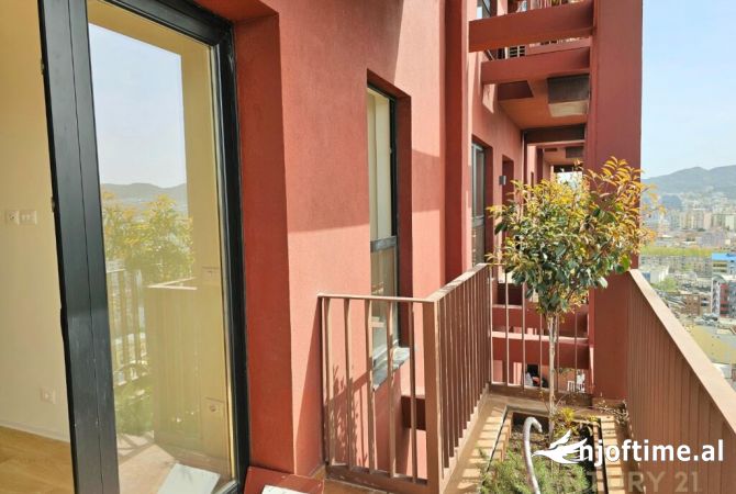 Ambient biznesi me qera 3+1 ne Tirane - 800 Euro