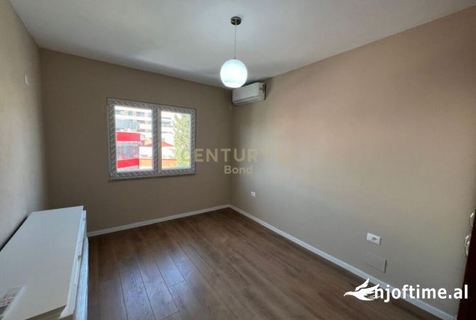 Shtepi me qera Apartament ne Tirane, 1+1, Mobilimi Bosh, pa mobiluar, Pagesa 850  Euro.