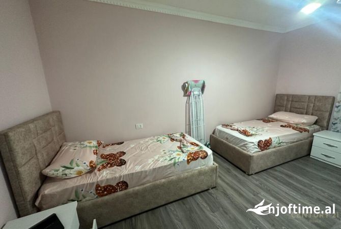 Shtepi me qera Apartament ne Tirane, 2+1, Mobilimi E mobiluar, Pagesa 750  Euro.