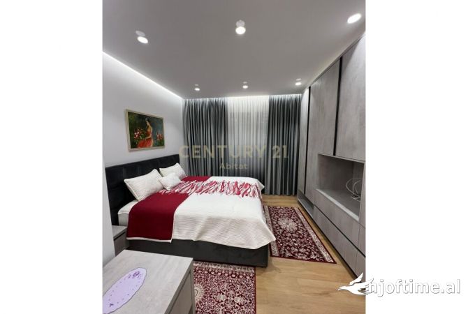 Shtepi me qera 2+1 ne Tirane - 1,200 Euro