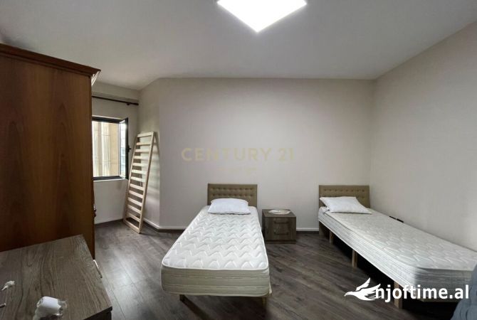 Shtepi me qera Apartament ne Tirane, 2+1, Mobilimi E mobiluar, Pagesa 700  Euro.