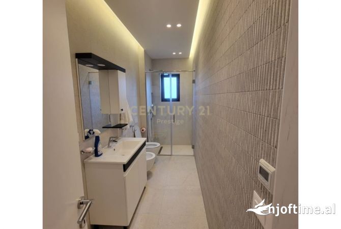 Shtepi ne shitje Apartament ne Tirane, 2+1, Mobilimi E mobiluar, Pagesa 250,000  Euro.