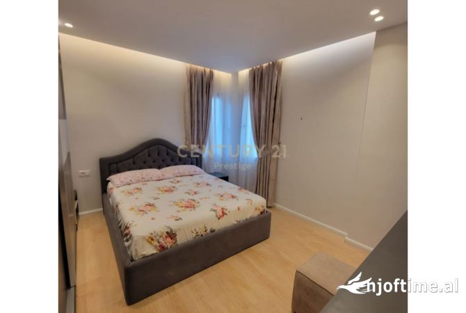 Shtepi ne shitje Apartament ne Tirane, 2+1, Mobilimi E mobiluar, Pagesa 250,000  Euro.