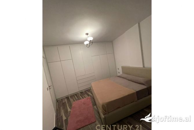 Shtepi me qera Apartament ne Tirane, 1+1, Mobilimi E mobiluar, Pagesa 550  Euro.