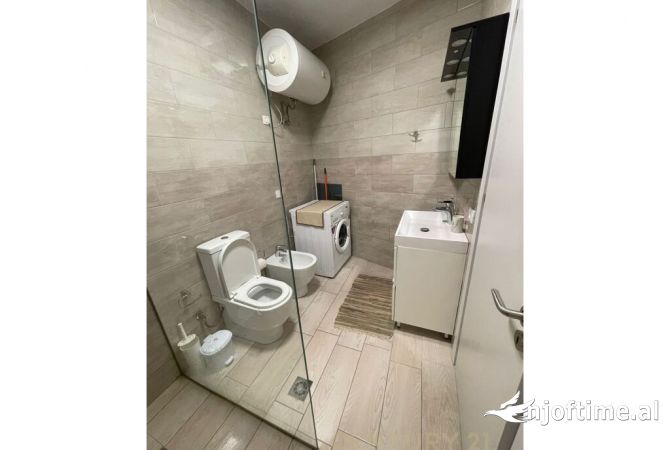 Shtepi me qera Apartament ne Tirane, 1+1, Mobilimi E mobiluar, Pagesa 550  Euro.