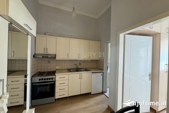 Shtepi ne shitje Garsoniere ne Tirane - 100,000 Euro