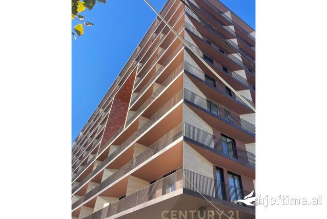 Ambient biznesi me qera 3+1 ne Tirane - 5,000 Euro