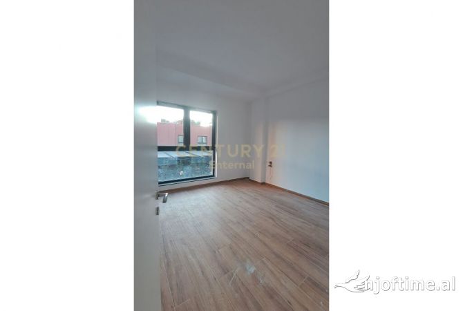 Ambient biznesi me qera 3+1 ne Tirane - 3,000 Euro