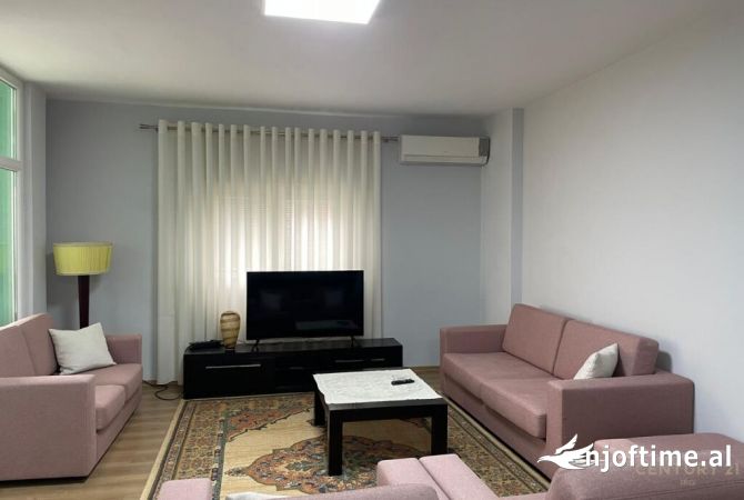 Shtepi me qera 2+1 ne Tirane - 800 Euro