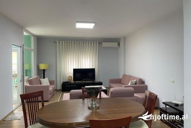 Shtepi me qera 2+1 ne Tirane - 800 Euro