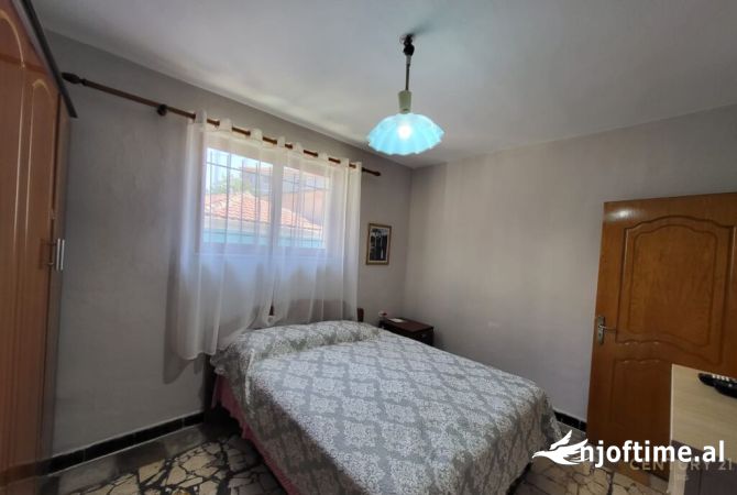 Shtepi me qera Shtepi Private ne Tirane, 2+1, Mobilimi E mobiluar, Pagesa 1,100  Euro.