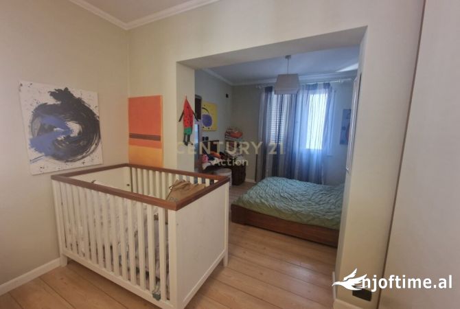 Shtepi me qera Apartament ne Tirane, 2+1, Mobilimi E mobiluar, Pagesa 550  Euro.