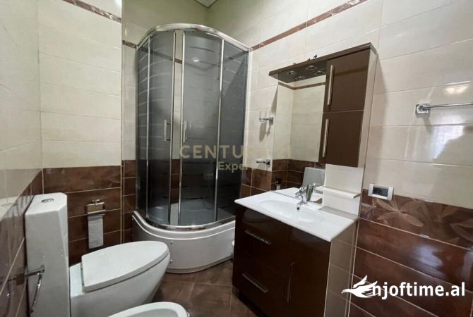 Shtepi me qera Apartament ne Tirane, 2+1, Mobilimi E mobiluar, Pagesa 1,000  Euro.