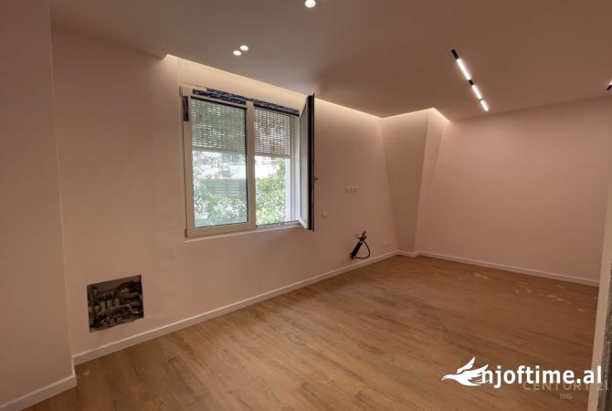 Ambient biznesi me qera 3+1 ne Tirane - 1,600 Euro