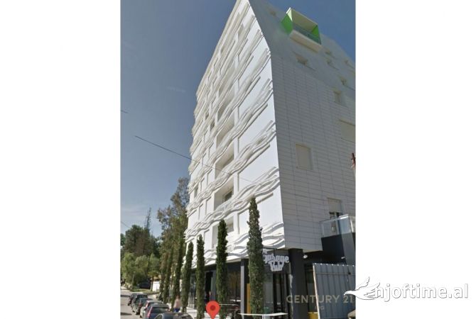 Jepet me qera ambient biznesi per zyra ne nje nga zonat me te frekuentuara te Tiranes ne rrugen e El